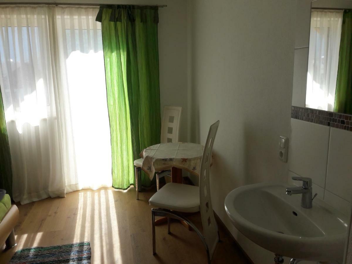Apartment Sandra โอเบอร์ทราวน์ ภายนอก รูปภาพ